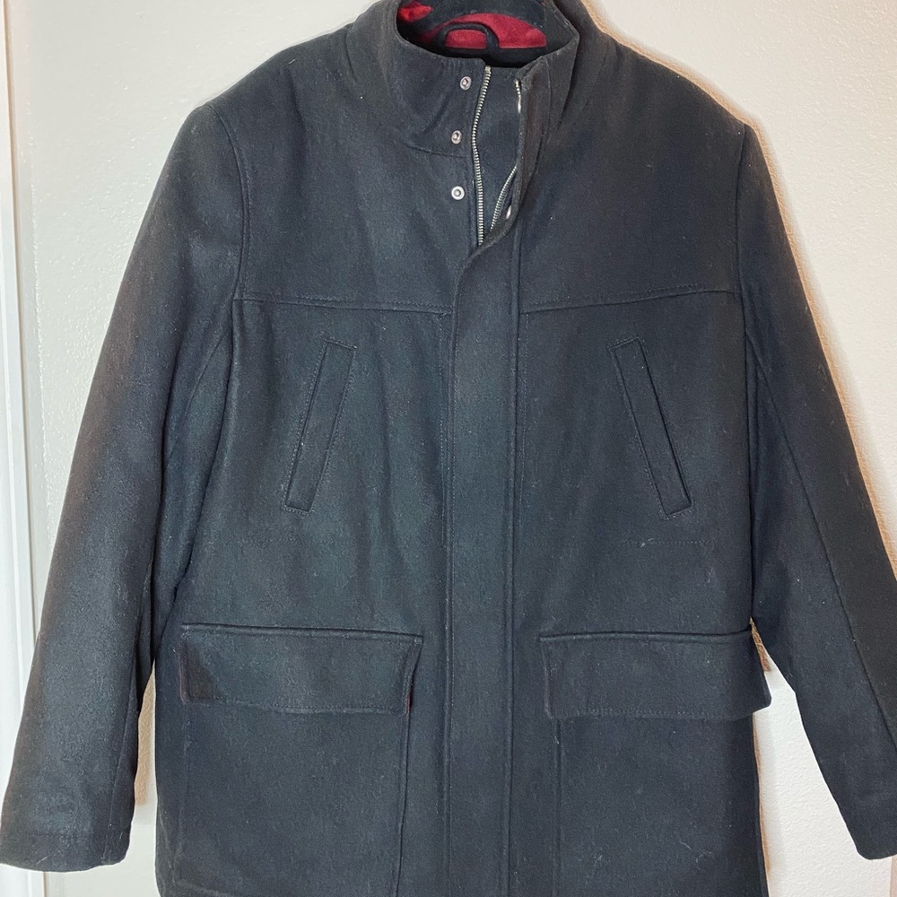 LIKE NEW! IZOD men’s wool coat. Size XL
